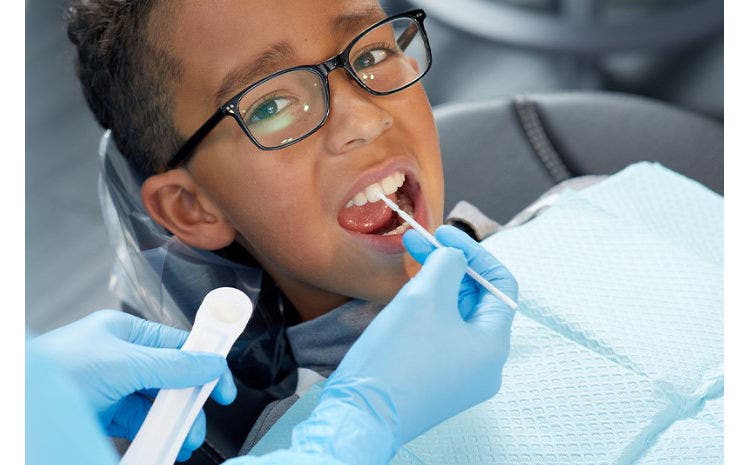 Traitements dentaires préventifs réalisés pour favoriser une bonne santé bucco-dentaire à long terme et le bien-être du patient.